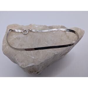 Unbranded 14k White Gold Herringbone Bracelet 6.75 Inch No Stone 1.7 grams